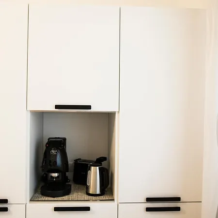 La Casa Di Ari Apartman *